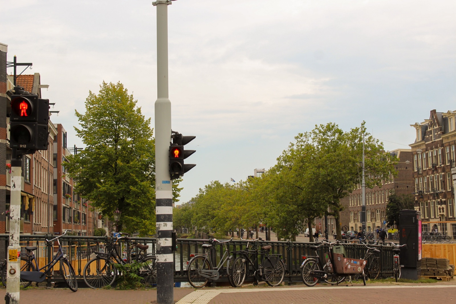 red light · still waiting